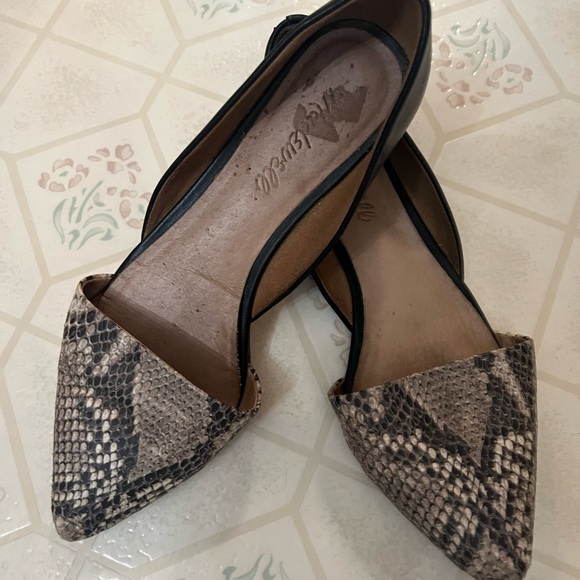 Snakeskin Flats - Picture 1 of 3